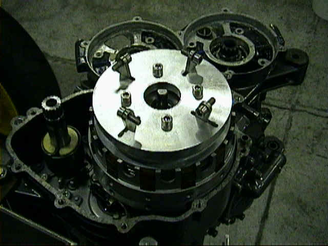 clutch2.jpg (121073 bytes)