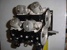 engine-build-1.jpg (93072 bytes)