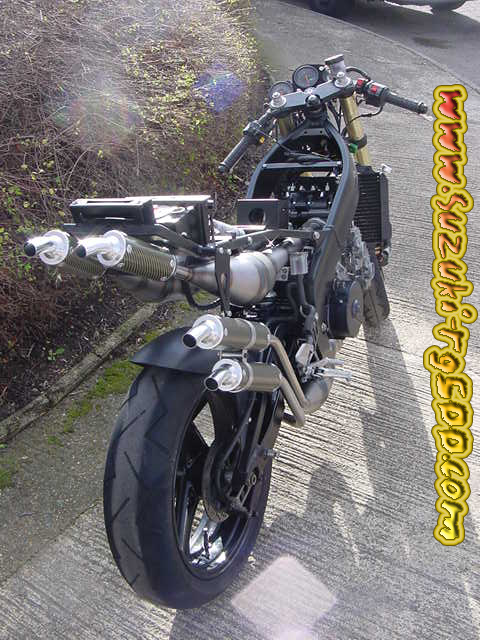 rgv500-rear.jpg (142431 bytes)