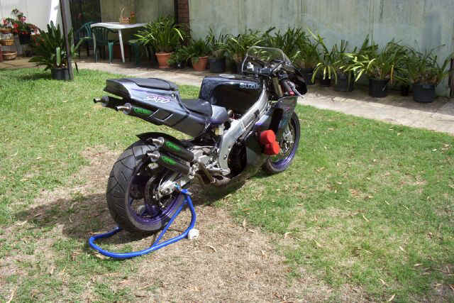 rgv500back.jpg (125026 bytes)