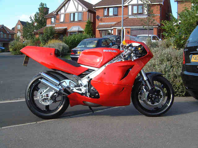 Ian-Hines1.jpg (232338 bytes)