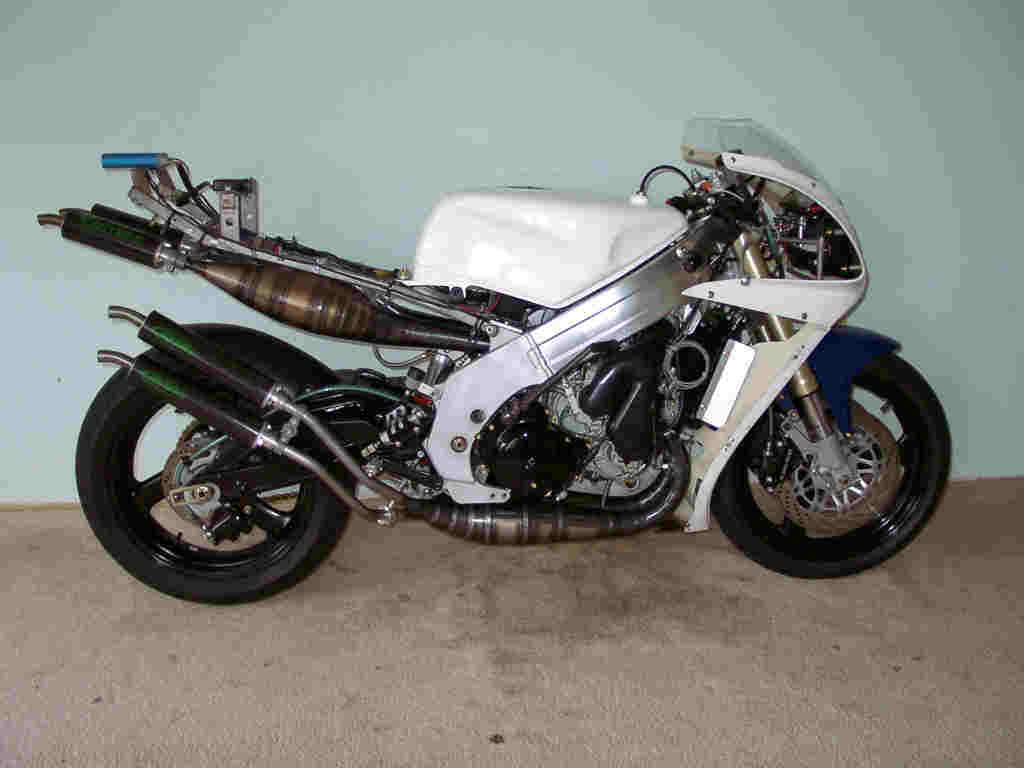 Rgv500_1.jpg (59622 bytes)