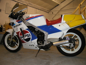 p4280035.jpg (37605 bytes)