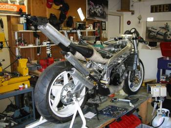 y1.jpg (25696 bytes)